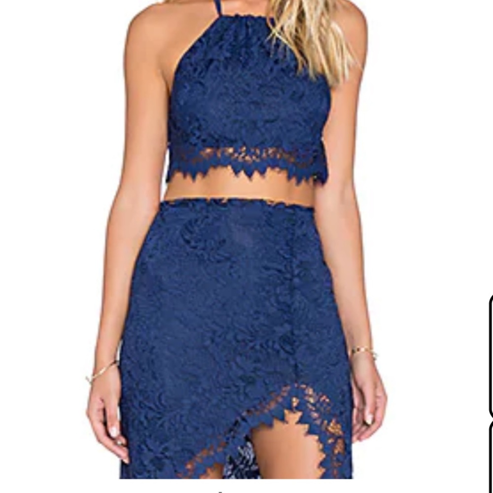 x REVOLVE Maui Waui Crop Top and Skirt
For Love & Lemons
Deep Navy
Small and XS